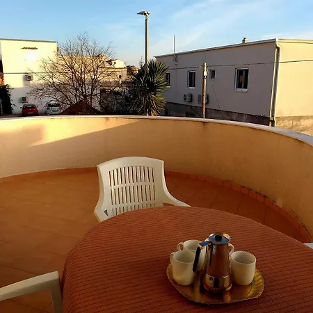 Rusulica Apartment Pirovac