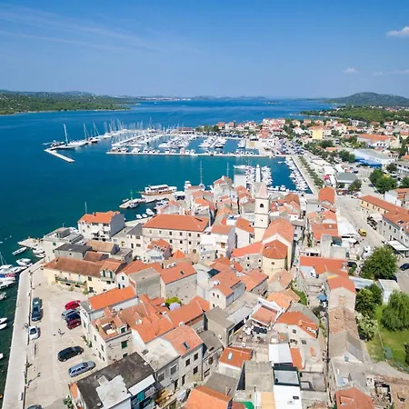 Rusulica Apartamento Pirovac